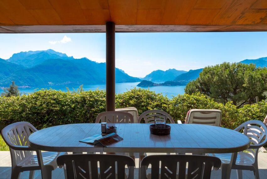 Menaggio villetta vista lago, con giardino, in residence con piscina e tennis (32)