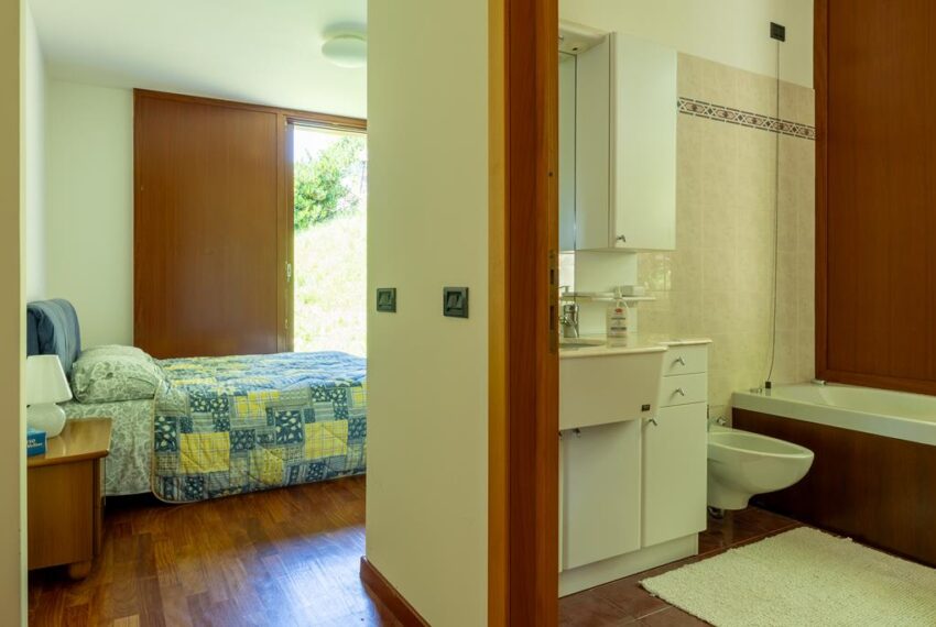 Menaggio villetta vista lago, con giardino, in residence con piscina e tennis (41)