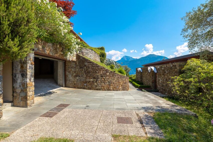Menaggio villetta vista lago, con giardino, in residence con piscina e tennis (49)