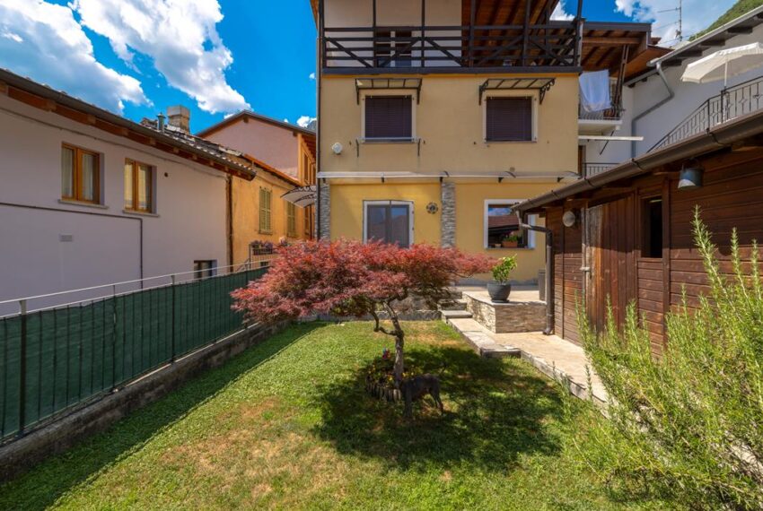 Casa Carlazzo con giardino (3)