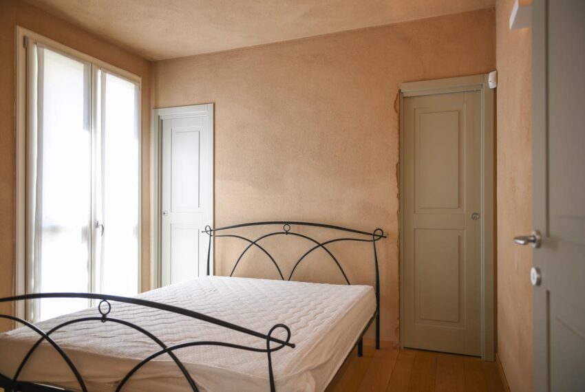 Lake Como Griante. Lake front apartment with terrac and garden (10)