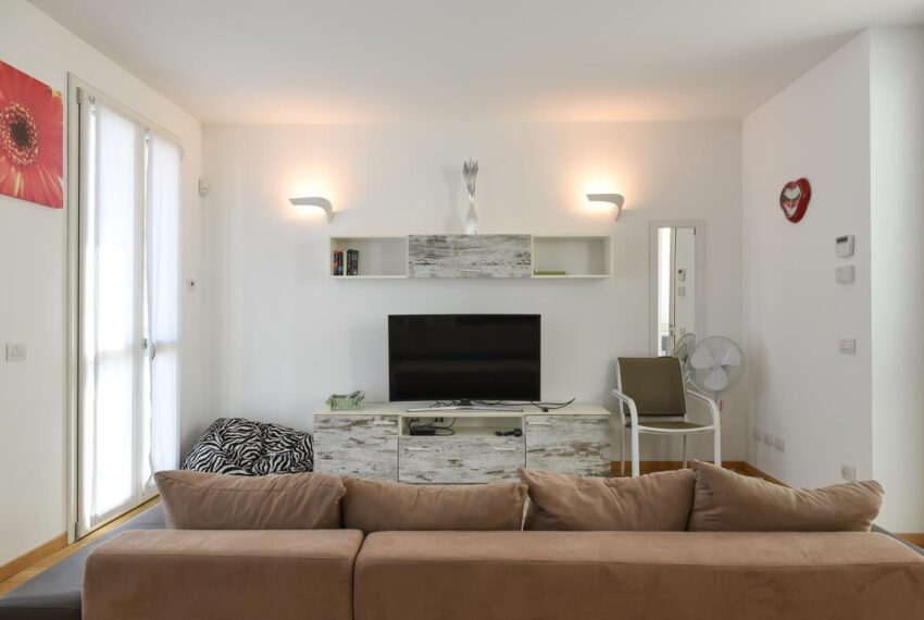 Lake Como Griante. Lake front apartment with terrac and garden (3)