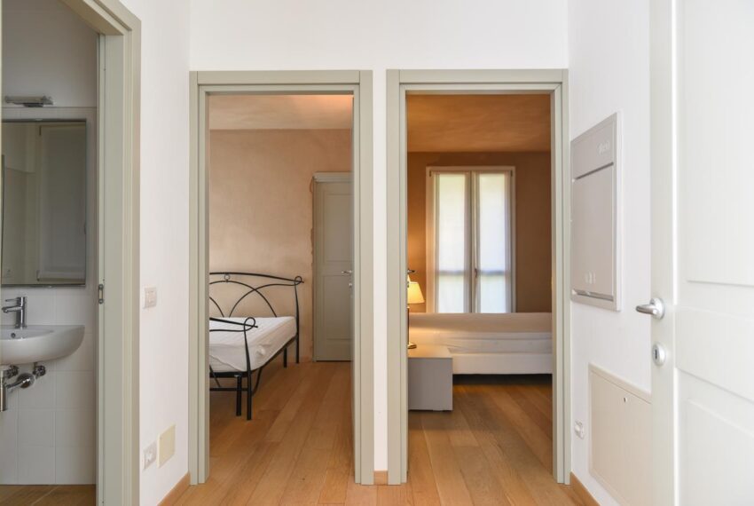 Lake Como Griante. Lake front apartment with terrac and garden (4)