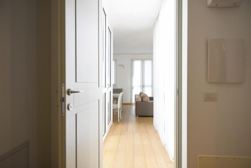 Lake Como Griante. Lake front apartment with terrac and garden (9)