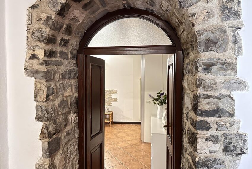 Argegno appartamentoin centro storico (1)