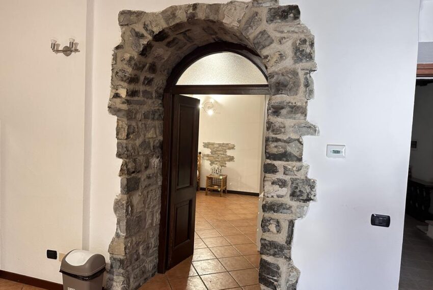 Argegno appartamentoin centro storico (17)