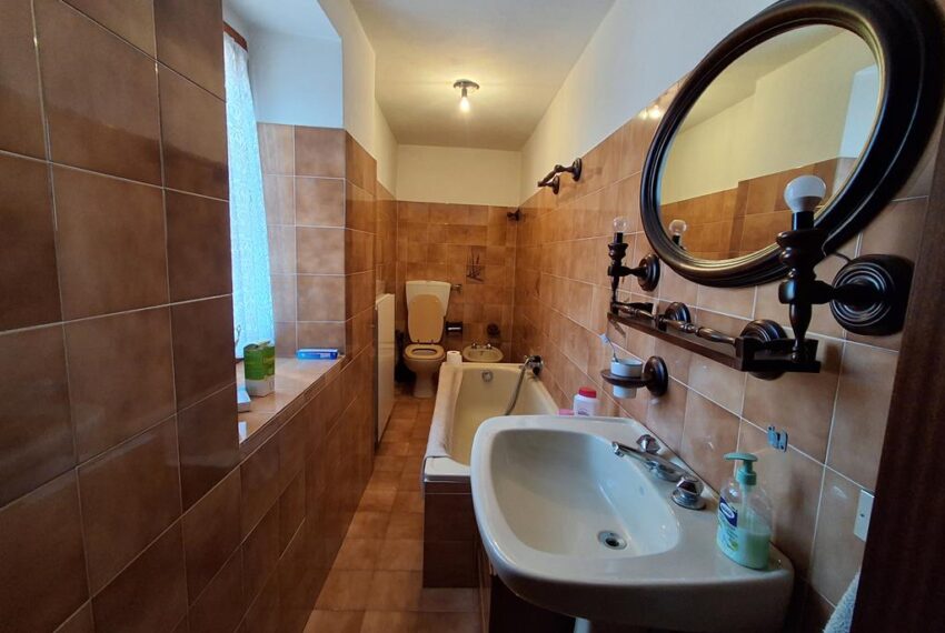 Grandola ampia casa nel borgo storico (13)