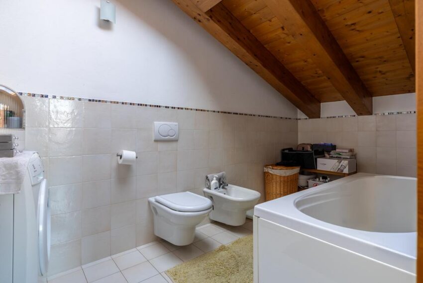 Dongo IMG_1173-HDR (Copy)