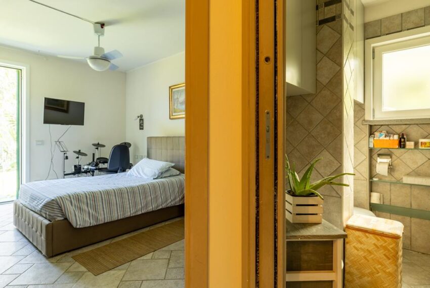 Griante appartamento con giardino e vista (14)