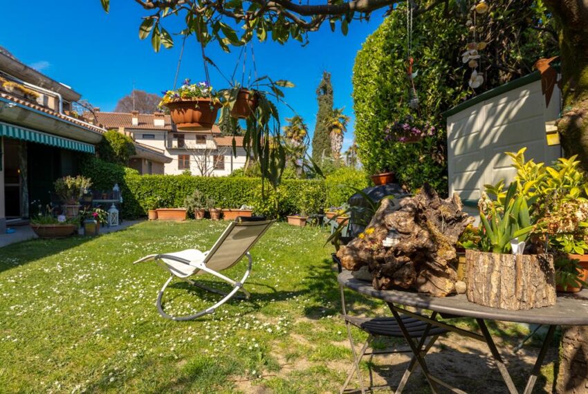 Griante appartamento con giardino e vista (23)