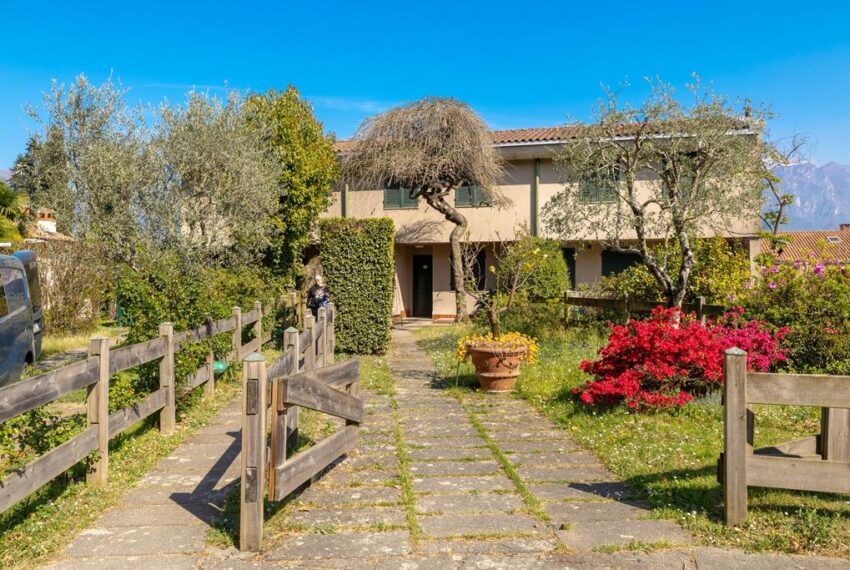 Griante appartamento con giardino e vista (30)