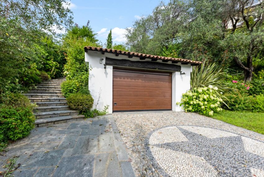 Menaggio villa con piscina vista lago (36)