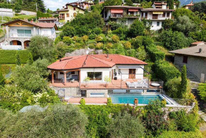 Menaggio villa con piscina vista lago (40)