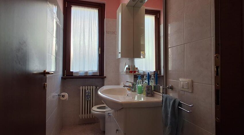 Porlezza casa con giardino (19)