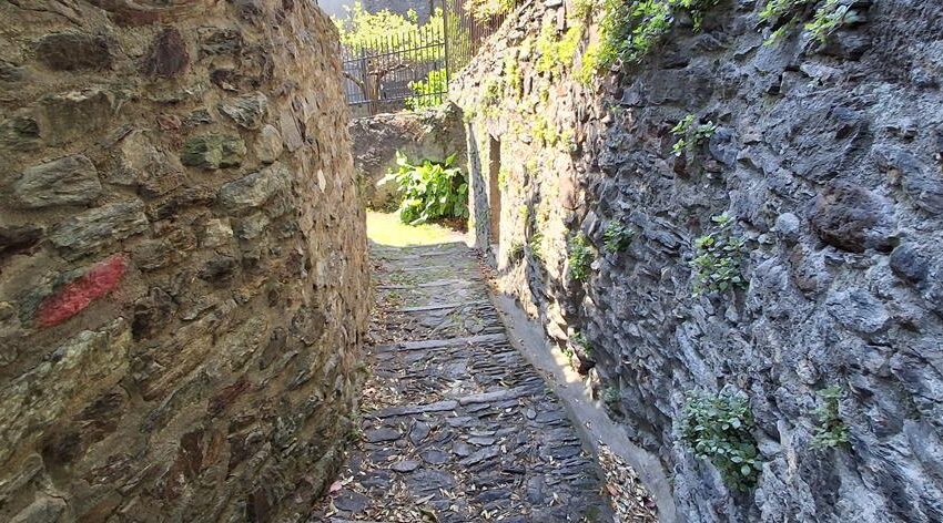 San Siro casa tipica di paese con vista lago (3)