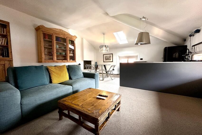 Menaggio appartamento ristrutturato in centro con posto auto (12)