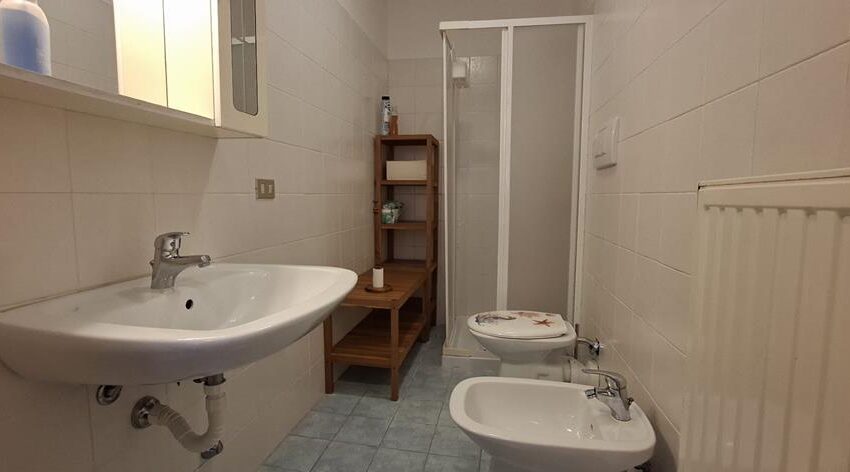 Musso appartamento in borgo con terrazza vista lago (12)