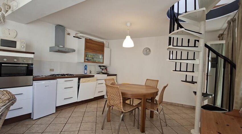 Musso appartamento in borgo con terrazza vista lago (15)
