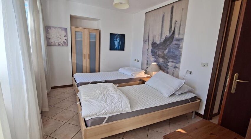 Musso appartamento in borgo con terrazza vista lago (9)